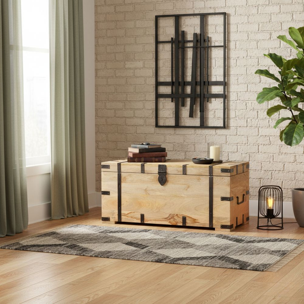 Coffre en Bois Massif de Manguier